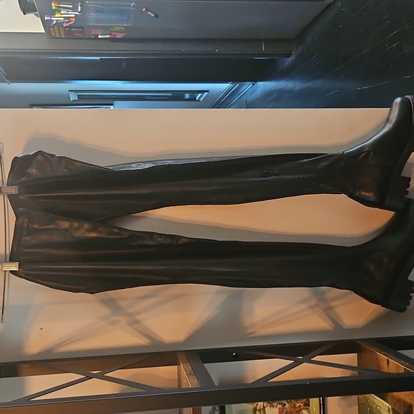 Azalea Wang Black Eureva-Proceed Over The Knee Stretch Boots - Picture 2 of 7